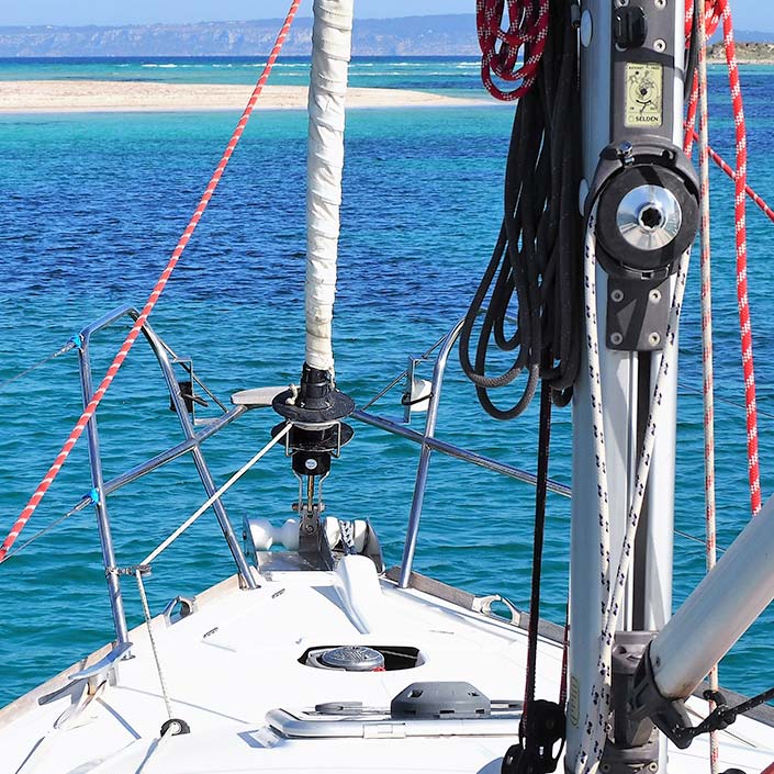 Avante Navega. Crucero escuela Baleares. Fondeo Espalmador Albatros