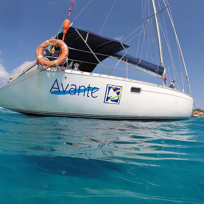 Avante Navega. Crucero escuela Baleares. Navegando Atlantis Cinco