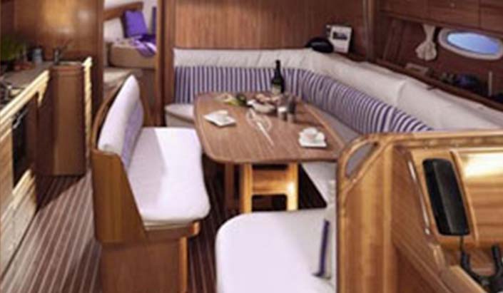 Barco Bavaria 39 Cruiser. Interior camarotes