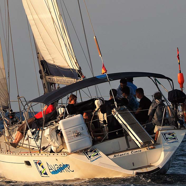 Prácticas vela patron de yate con embarcacion Avante