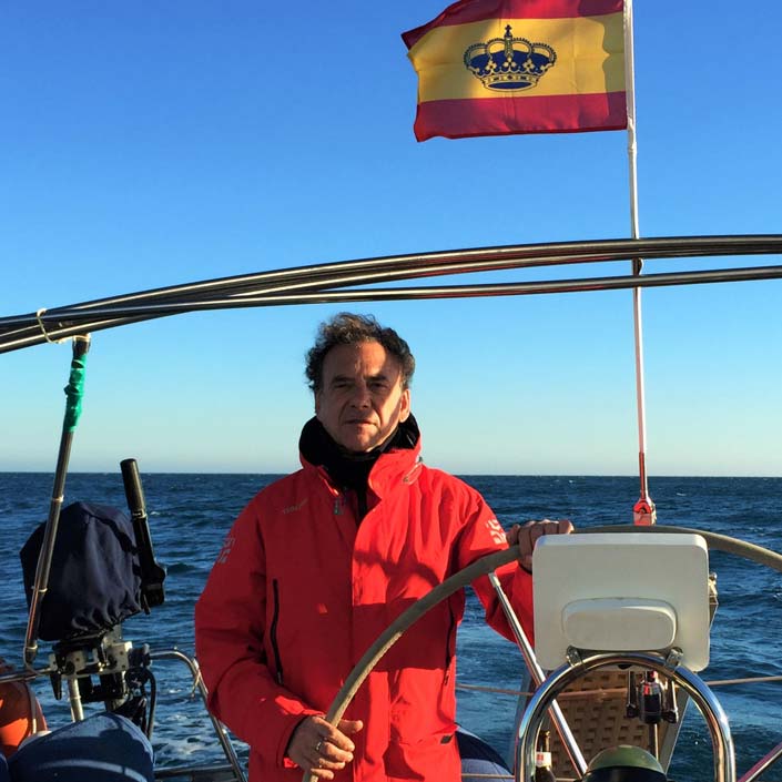 Per online y a distancia, navegando en mar abierto Alfonso Jordana