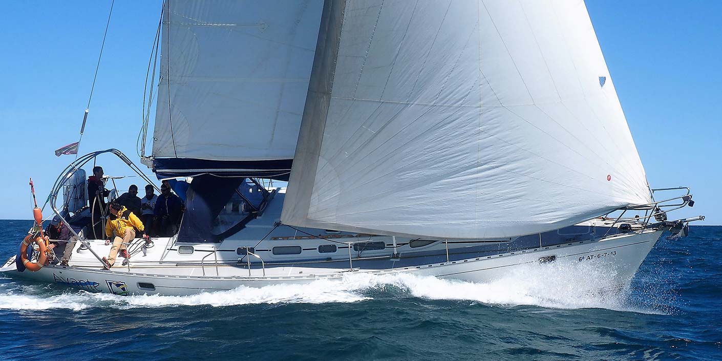 Prácticas de vela. Navegando mar con Albatros